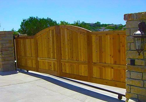 Austin Texas Residential Wood Automatic Gateway